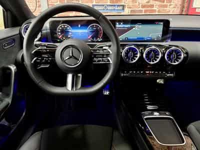 Mercedes A 200 A 200d 2.0 150cv Auto AMG-LINE (Neuf) (2026) - Foto 4