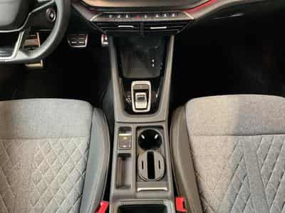 Skoda Octavia Sportline+DSG+Standh.+LM18+AHK+P.Light&View (2025) - Photo 12