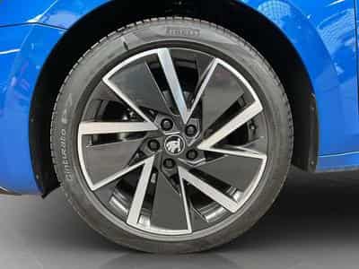 Skoda Octavia Sportline+DSG+Standh.+LM18+AHK+P.Light&View (2025) - Photo 8