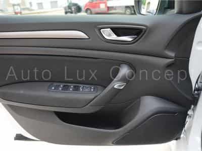 Renault Megane 1.5 dCi 115 EDC7 Equilibre (2024) - Foto 14