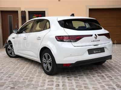 Renault Megane 1.5 dCi 115 EDC7 Equilibre (2024) - Foto 4