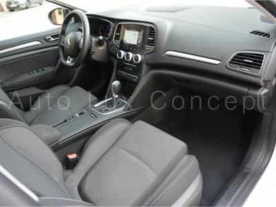 Renault Megane 1.5 dCi 115 EDC7 Equilibre (2024) - Foto 6