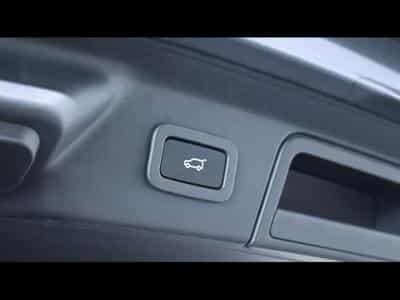 Land-Rover Range Rover Velar P300 R-Dynamic HSE Auto (2019) - Photo 11