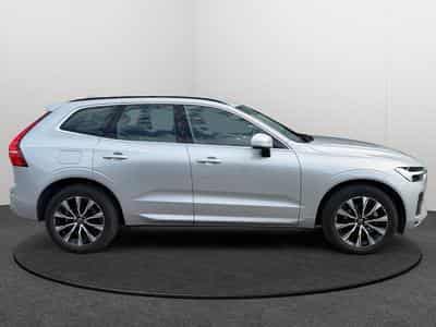 Volvo XC60 B5 Core AWD / Essence (2025) - Foto 6