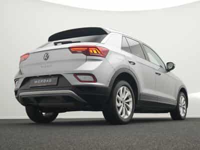 VW T-Roc 1.5 TSI Life OPF (2024) - Photo 11