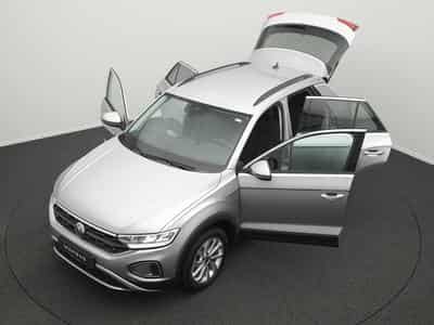 VW T-Roc 1.5 TSI Life OPF (2024) - Photo 14