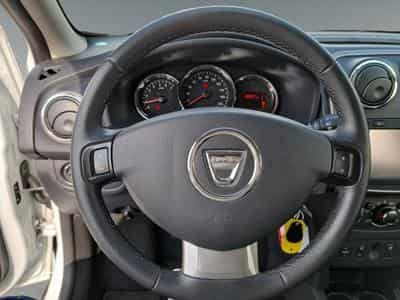 Dacia Sandero 0.9 TCe Lauréate (2015) - Photo 13