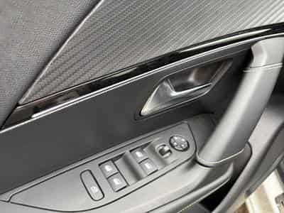 Peugeot 2008 II GT 5D AUTO8 SUV (2020) - Foto 11