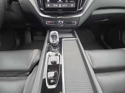 Volvo XC60 FACELIFT B5 AWD Black Edition Plus / Essence (2025) - Photo 11