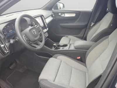 Volvo XC40 B3 Core Mild Hibryd (2025) - Photo 10