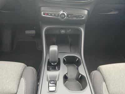 Volvo XC40 B3 Core Mild Hibryd (2025) - Photo 11