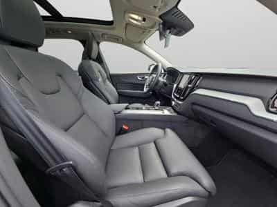 Volvo XC60 B5 AWD Ultra Dark / Essence (2025) - Photo 15