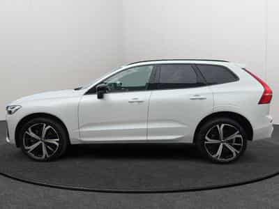 Volvo XC60 B5 AWD Ultra Dark / Essence (2025) - Photo 4