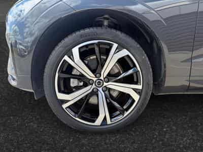 Volvo XC60 B5 AWD Ultra Dark / Essence (2025) - Photo 14