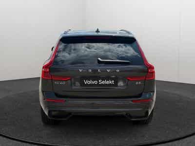 Volvo XC60 B5 AWD Ultra Dark / Essence (2025) - Photo 6