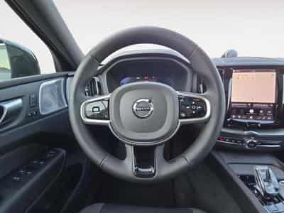 Volvo XC60 B5 AWD Ultra Dark / Essence (2025) - Photo 12