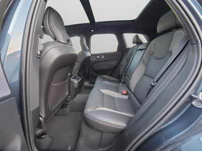 Volvo XC60 B5 AWD Ultra Dark / Essence (2025) - Photo 13