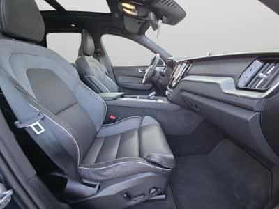 Volvo XC60 B5 AWD Ultra Dark / Essence (2025) - Photo 15