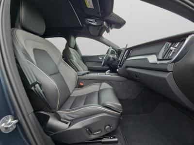 Volvo XC60 FACELIFT B5 AWD Black Edition Plus 2026 / Essence (2025) - Photo 15