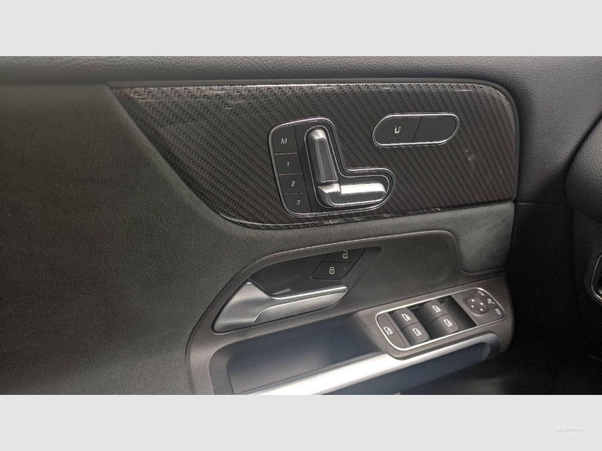 Mercedes GLB 220 d 4MATIC Multi+7P+Noir+Pano+AMGline+RVC (2020) - Foto 8