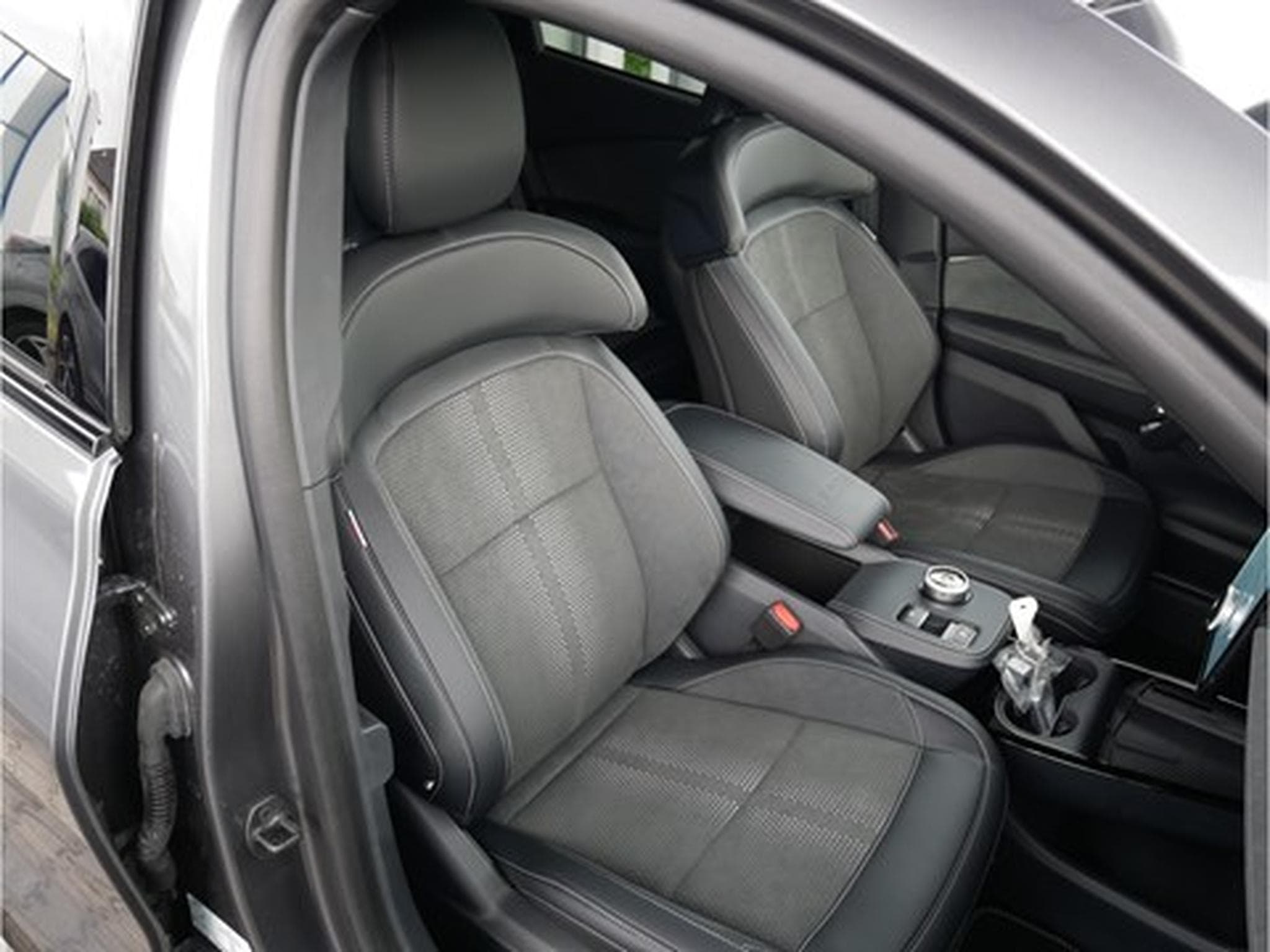 Ford Mustang Mach-E GT 99kWh Extended Range 487ch/258kW AWD- A1 (2025) - Foto 5
