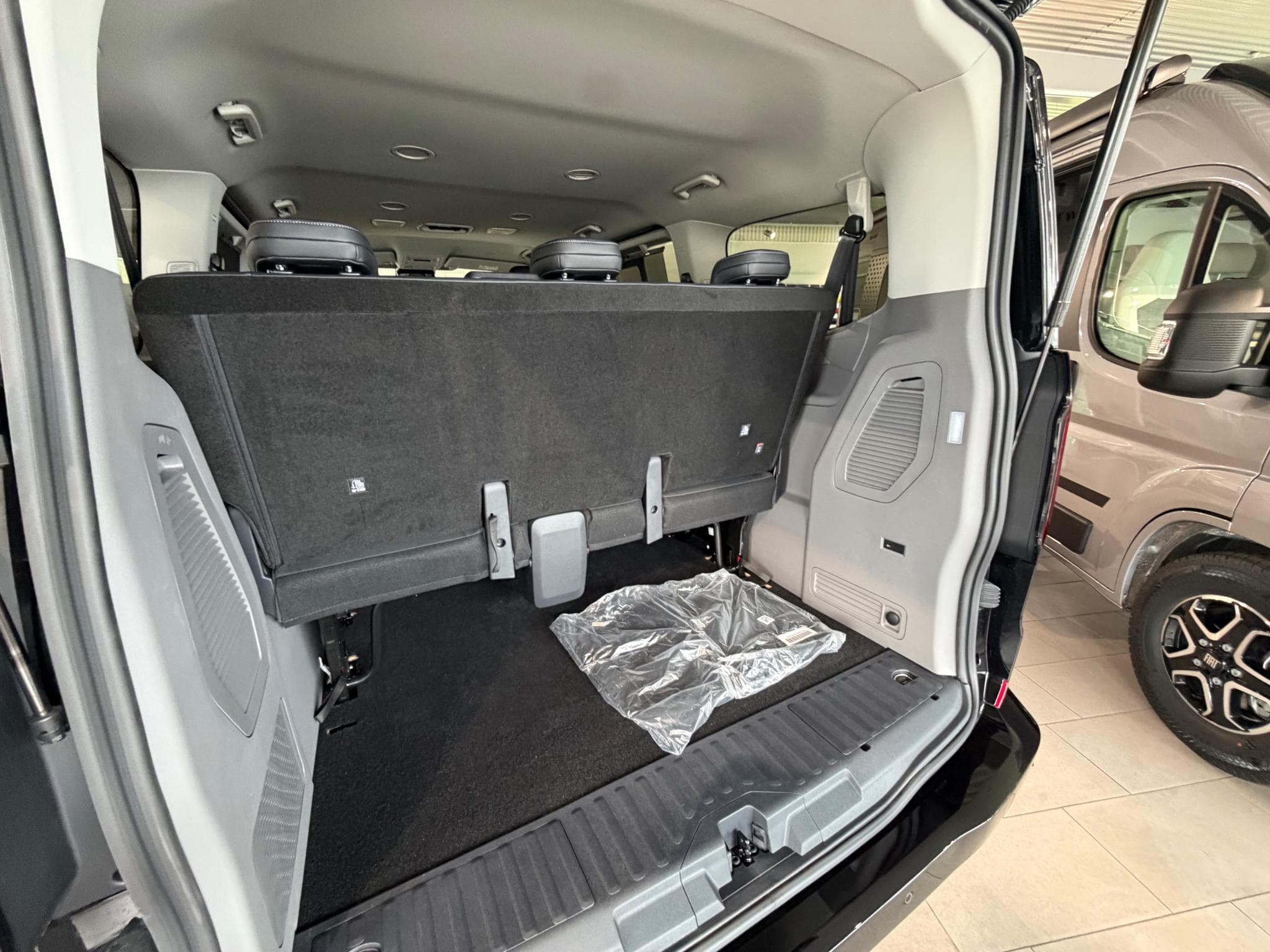 VW Caravelle 2.0 TDI 150 Style (2026) - Foto 10