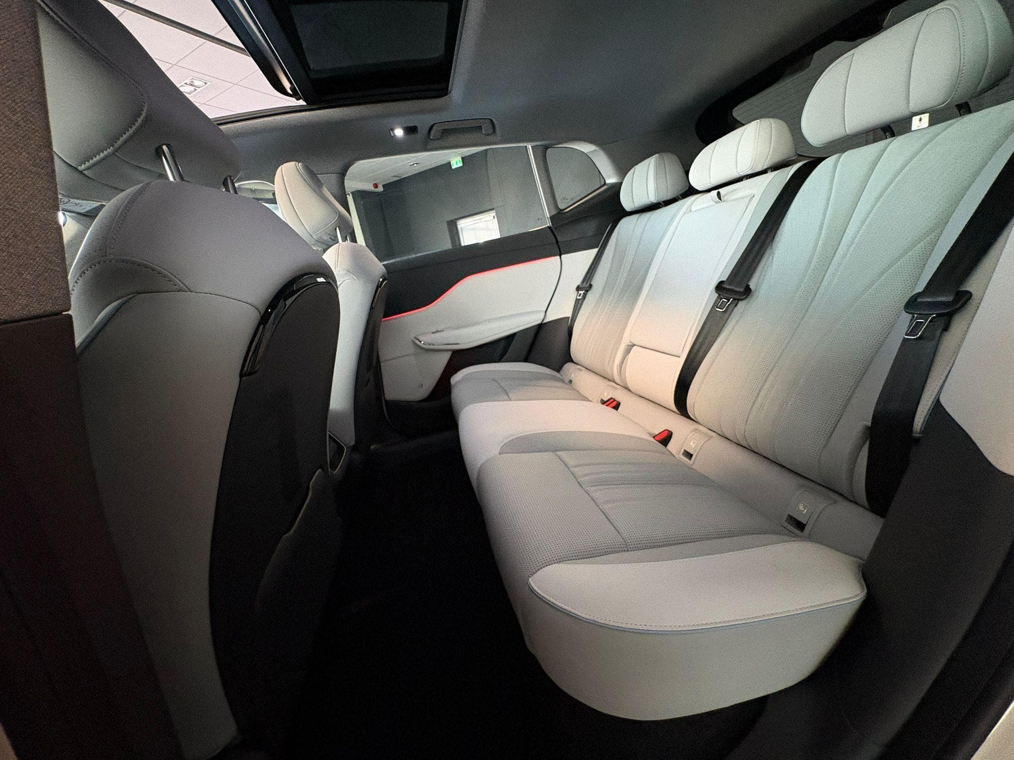 VOYAH CARS Courage ELECTRIQUE FULL OPTION (2026) - Foto 13