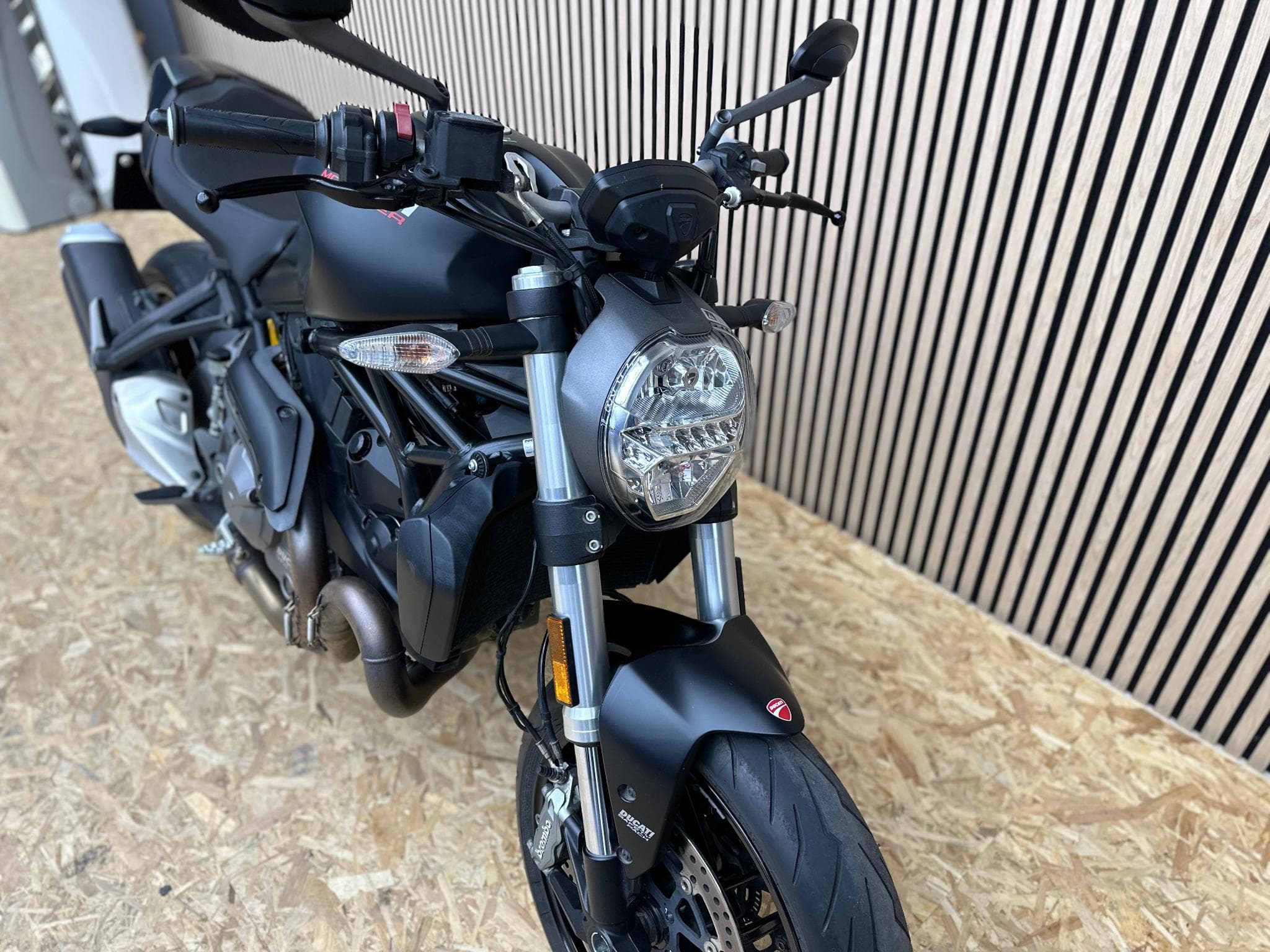 Ducati Monster 821 STEALTH (2020) - Foto 5