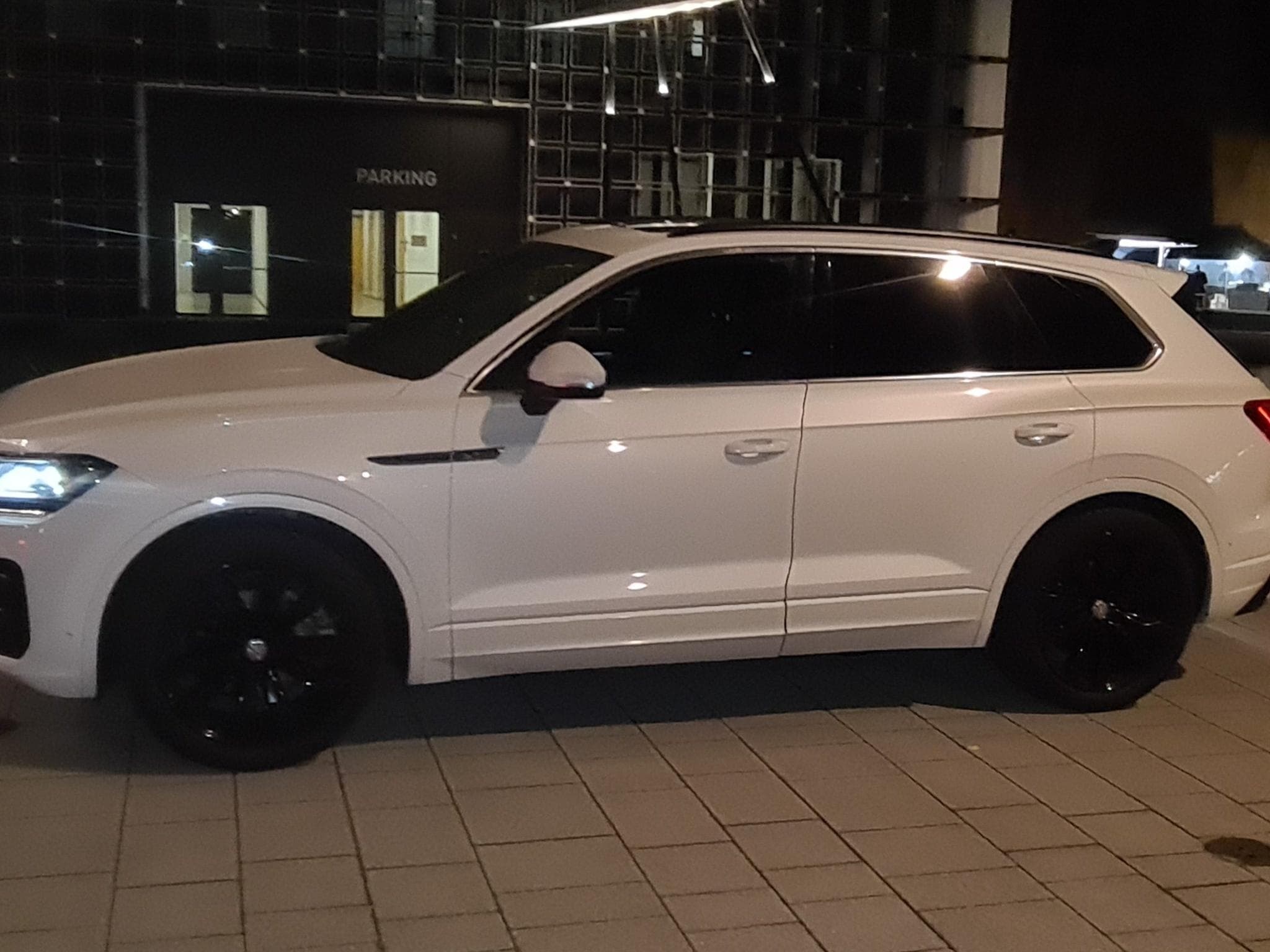 VW Touareg R -LINE (2018) - Foto 3