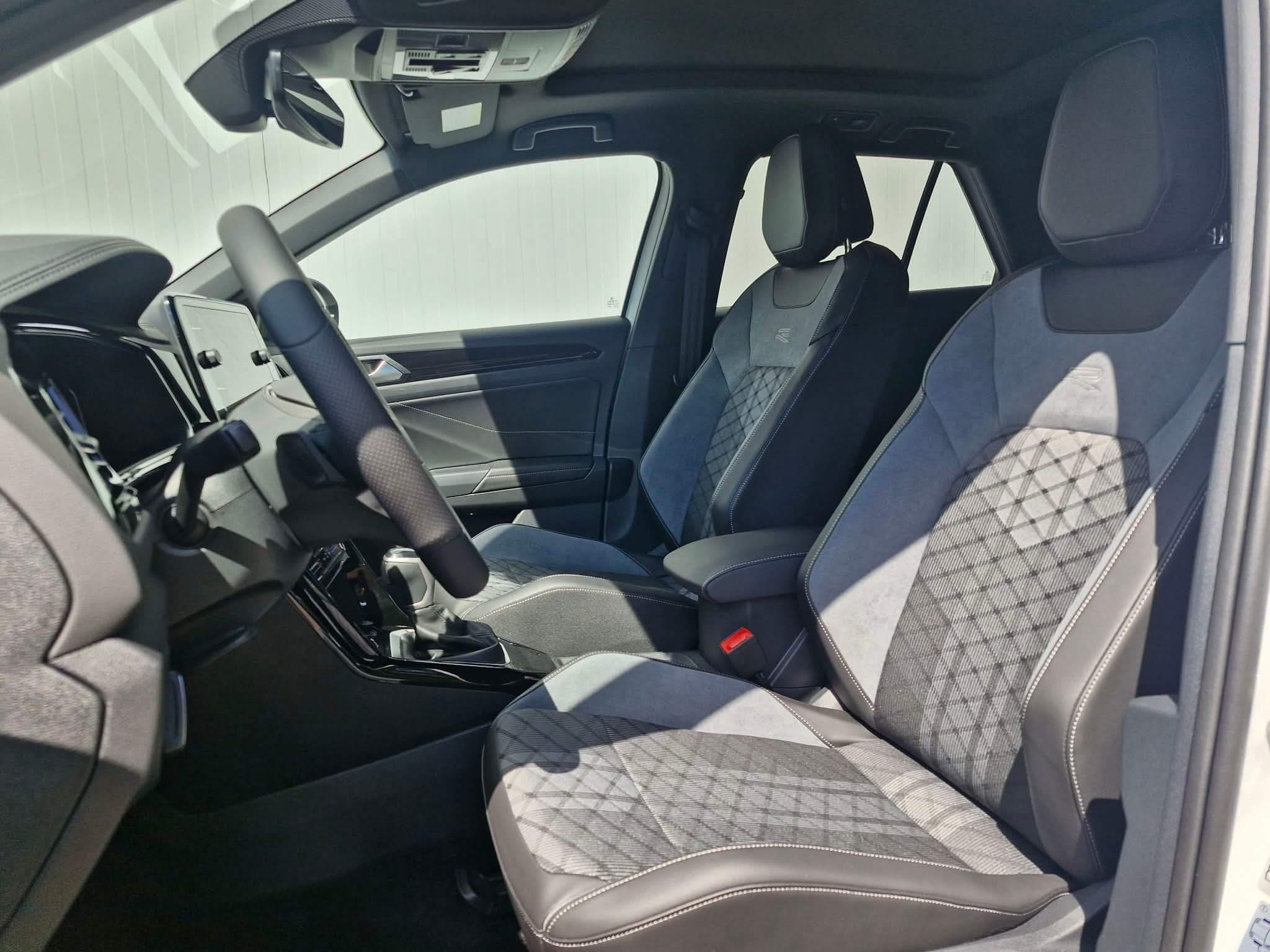 VW T-Roc R-Line Black Style (2026) - Foto 4