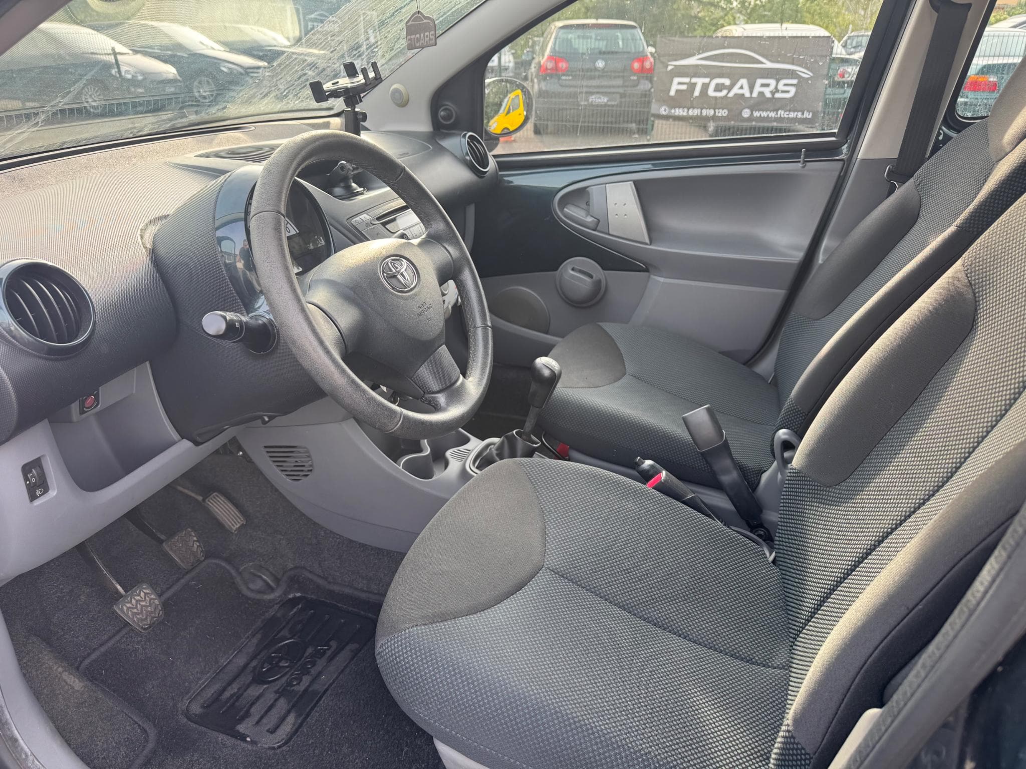 Toyota Aygo 1.0 68ch (2011) - Foto 8