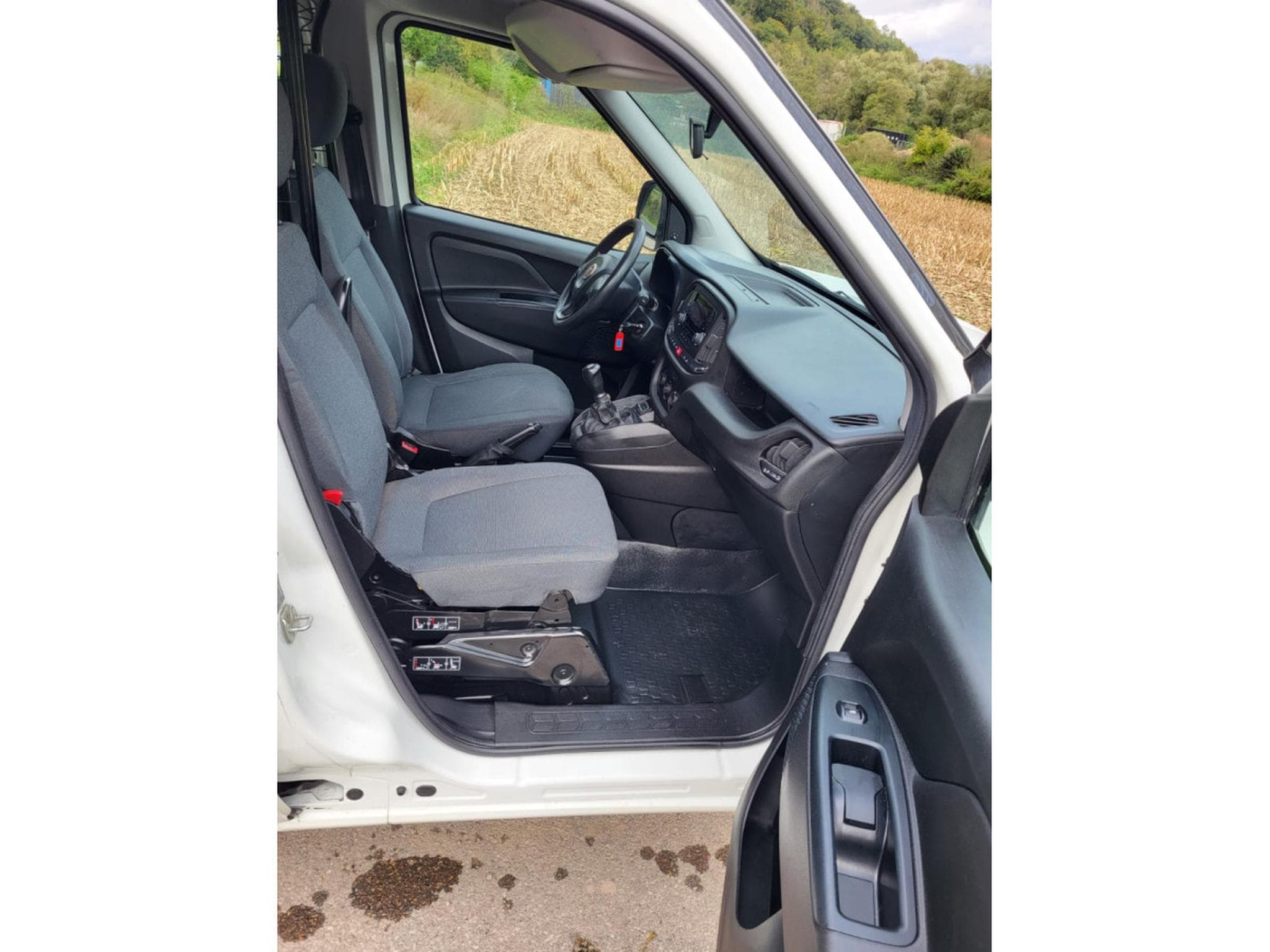 Fiat Doblo Cargo Maxi 1.3 Diesel Multijet (2018) - Foto 7