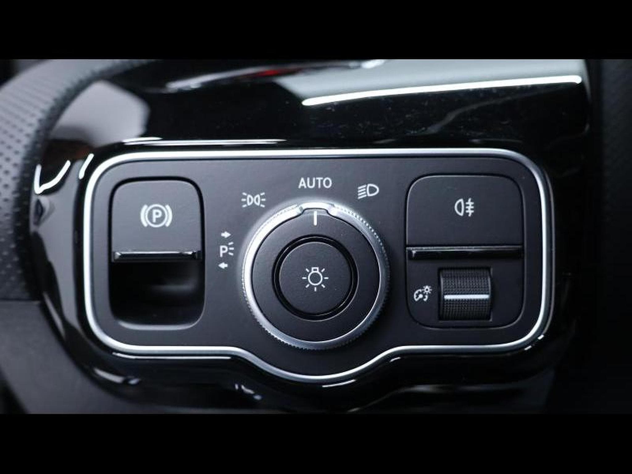 Mercedes A 180 d AMG Line 8g-DCT (2024) - Foto 29
