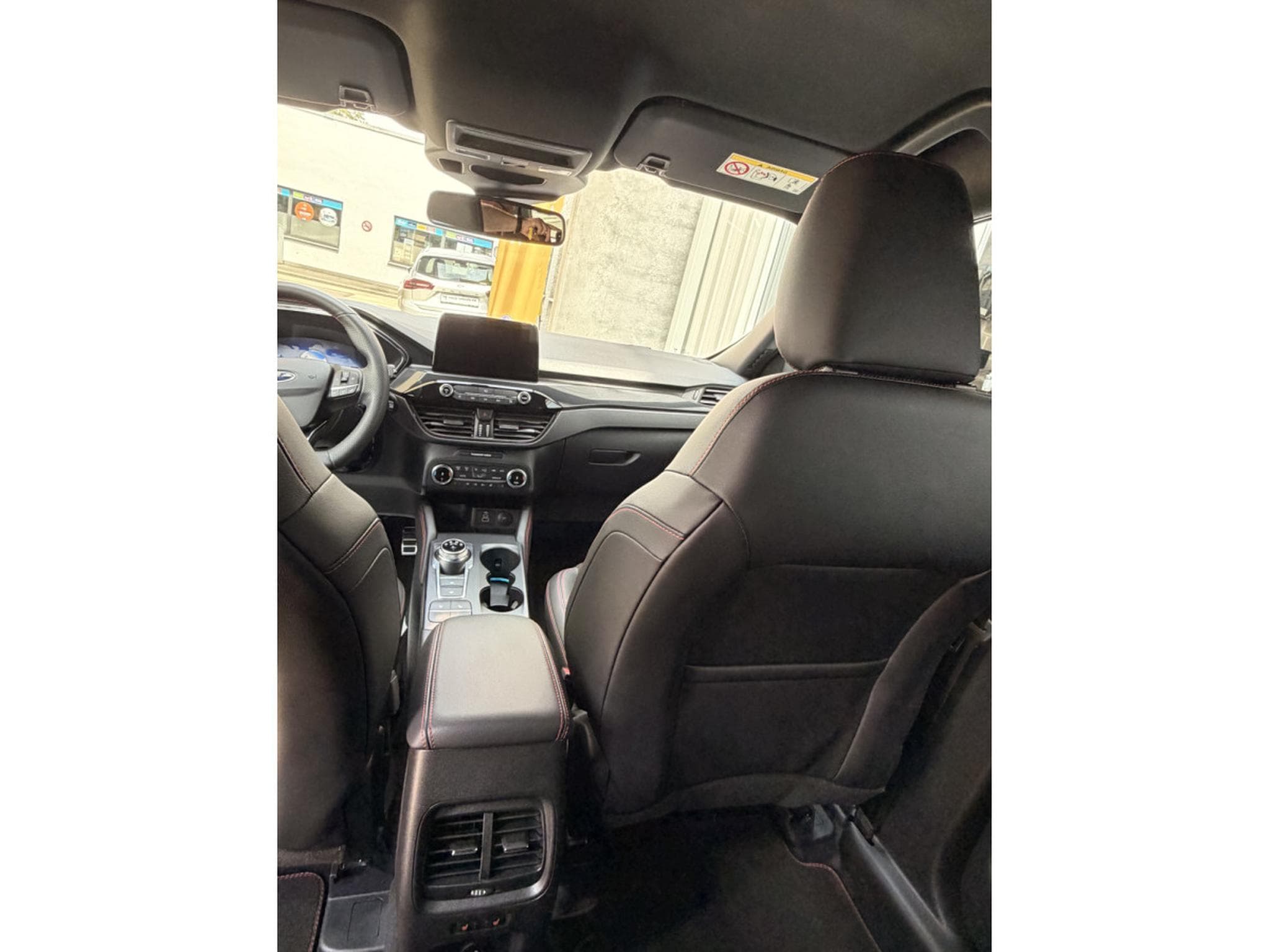 Ford Kuga ST-LINE X (2024) - Foto 6