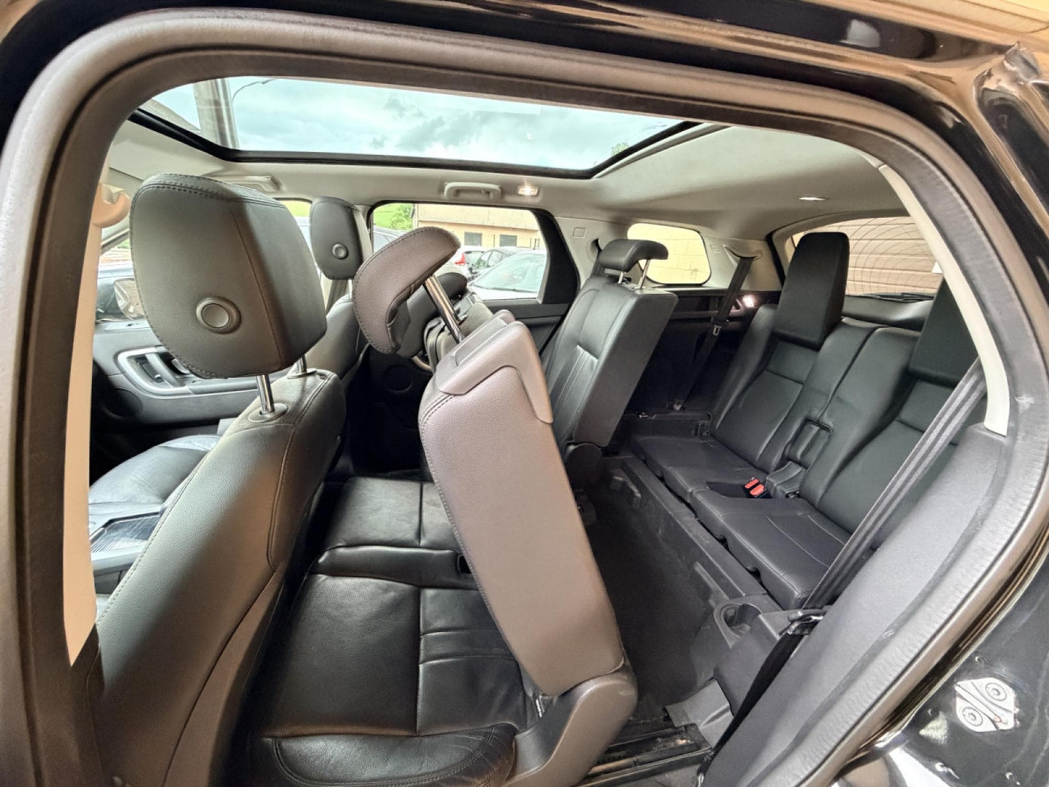 Land-Rover Discovery Sport Si4 240 HSE Automatique Panorama 7 places 241cv (2019) - Foto 15